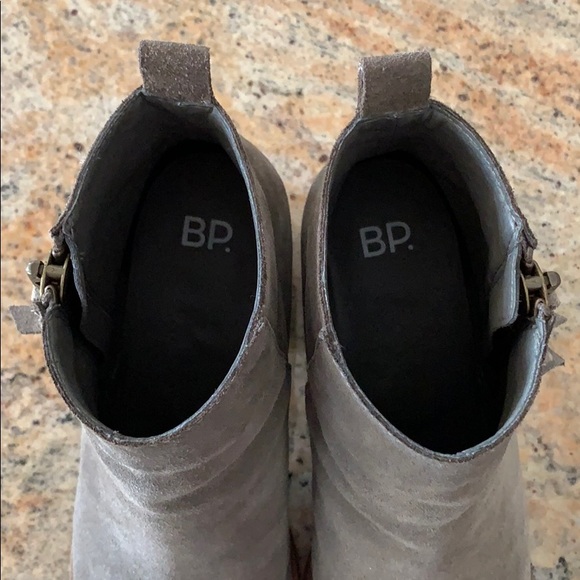 BP (Nordstrom) Grey suede ankle bootie sz 8.5 - Picture 4 of 4